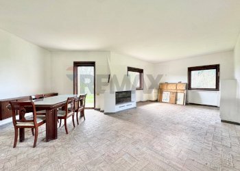 Sala da pranzo - Villa Via del pontone lungo
 
35, Manziana - photo 11