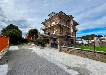 Edificio all\'aperto - Trilocale Via Attilio Verdirosi
 
30, Roma - foto 39