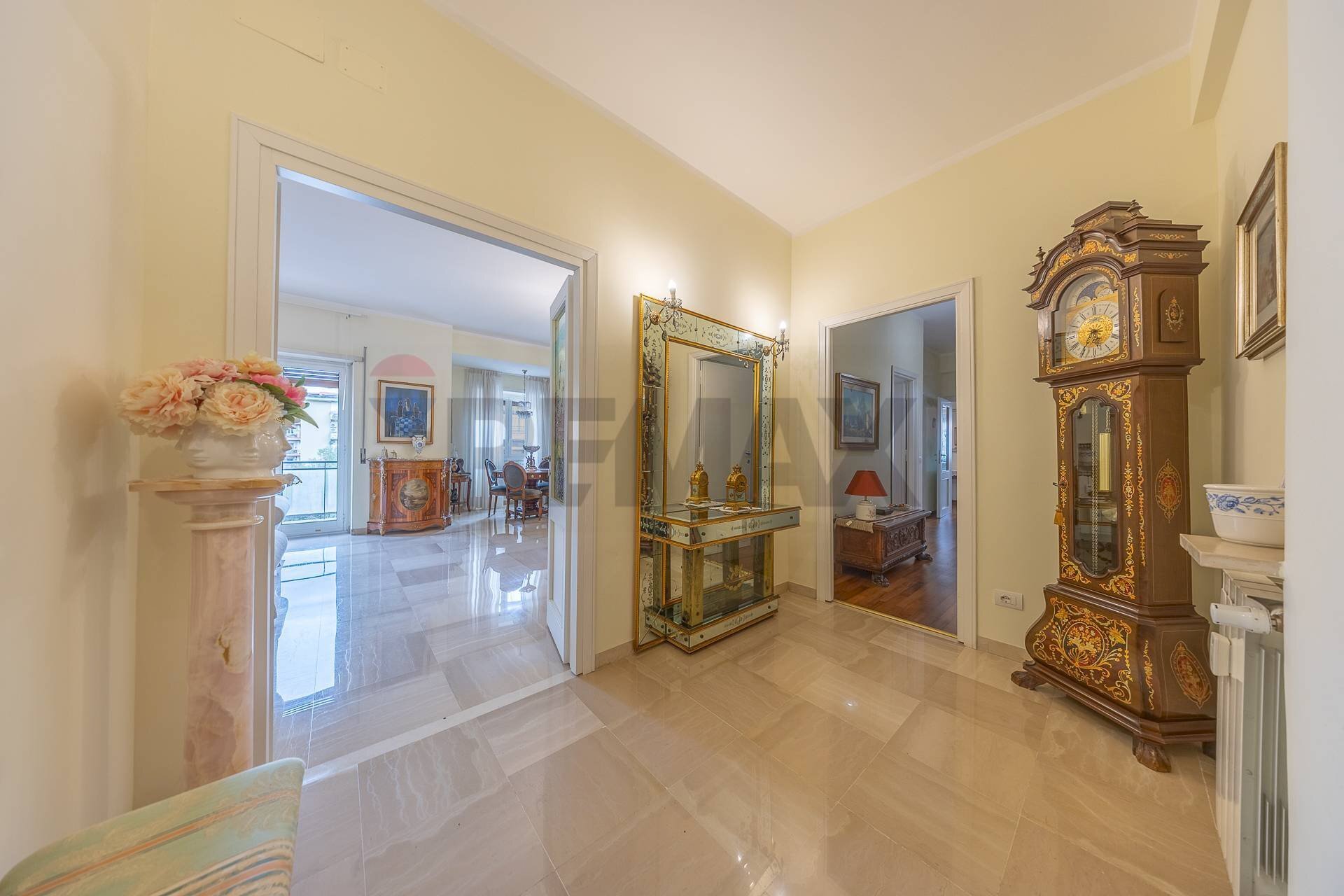 Hall / corridoio - Apartment Via Francesco D'ovidio
 
97, Roma - photo 3