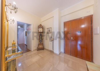 Hall / corridoio - Apartment Via Francesco D'ovidio
 
97, Roma - photo 5