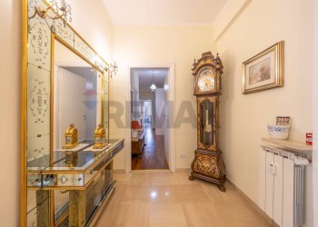 Hall / corridoio - Apartment Via Francesco D'ovidio
 
97, Roma - photo 6