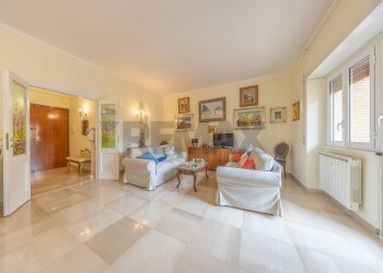 Soggiorno - Apartment Via Francesco D'ovidio
 
97, Roma - photo 9