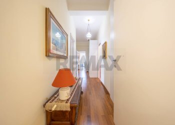 Hall / corridoio - Apartment Via Francesco D'ovidio
 
97, Roma - photo 24