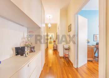 Hall / corridoio - Apartment Via Francesco D'ovidio
 
97, Roma - photo 34