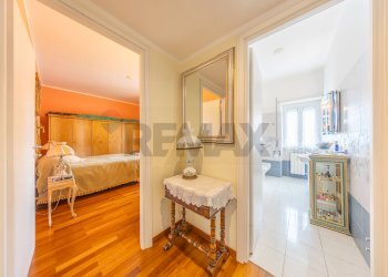 Hall / corridoio - Apartment Via Francesco D'ovidio
 
97, Roma - photo 39