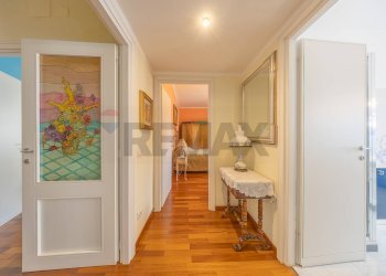 Hall / corridoio - Apartment Via Francesco D'ovidio
 
97, Roma - photo 40