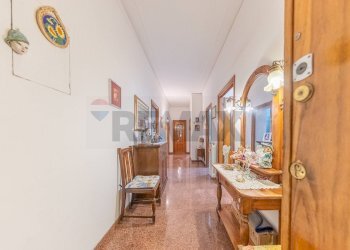 Hall / corridoio - Three-room apartment Genzano di Roma - photo 1