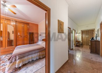 Hall / corridoio - Three-room apartment Genzano di Roma - photo 19