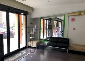 Ricezione / Lobby - Locale Commerciale Via Eugubina
 
66/E, Perugia - foto 4