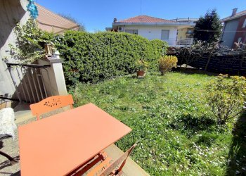 Giardino - Villa a Schiera via villastellone
 
10, Chieri - foto 3