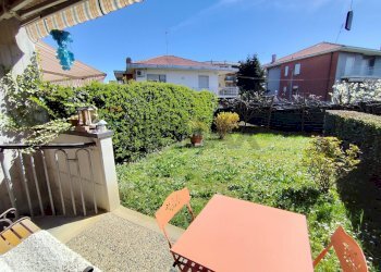 Giardino - Villa a Schiera via villastellone
 
10, Chieri - foto 27