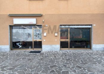 Edificio all\'aperto - Locale Commerciale piazza butti
 
8, Garbagnate Monastero - foto 11
