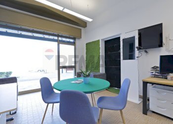 Sala da pranzo - Locale Commerciale piazza butti
 
7, Garbagnate Monastero - foto 17
