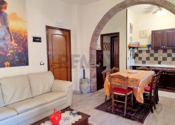 Sala da pranzo - Bilocale Via Nazionale
 
95, Taormina - foto 9