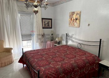 Camera / camera da letto - Appartamento via delle orchidee
 
8, Melilli - foto 23