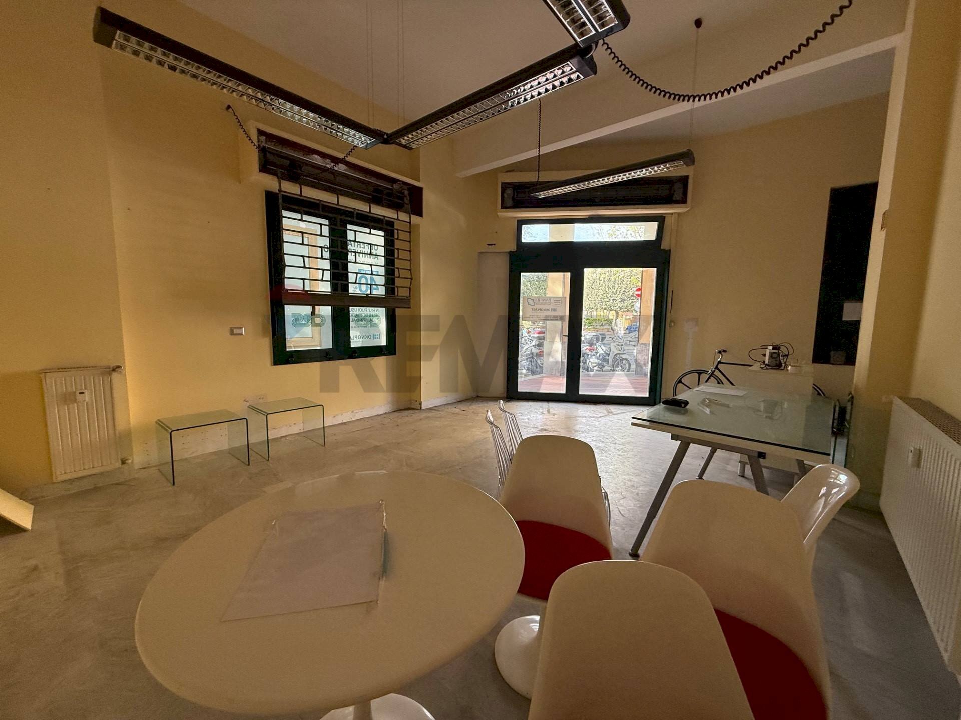 Sala da pranzo - Attività Commerciale p.zza della liberta
 
11, Albisola Superiore - foto 1