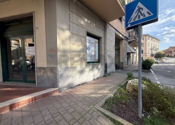 Edificio all\'aperto - Attività Commerciale p.zza della liberta
11, Albisola Superiore - foto 5