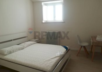 Camera / camera da letto - Quadrilocale Via Simonetto
 
16, L'Aquila - foto 4