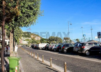 Edificio all\'aperto - Shop Corso Umberto I
 
53, Pozzuoli - photo 2