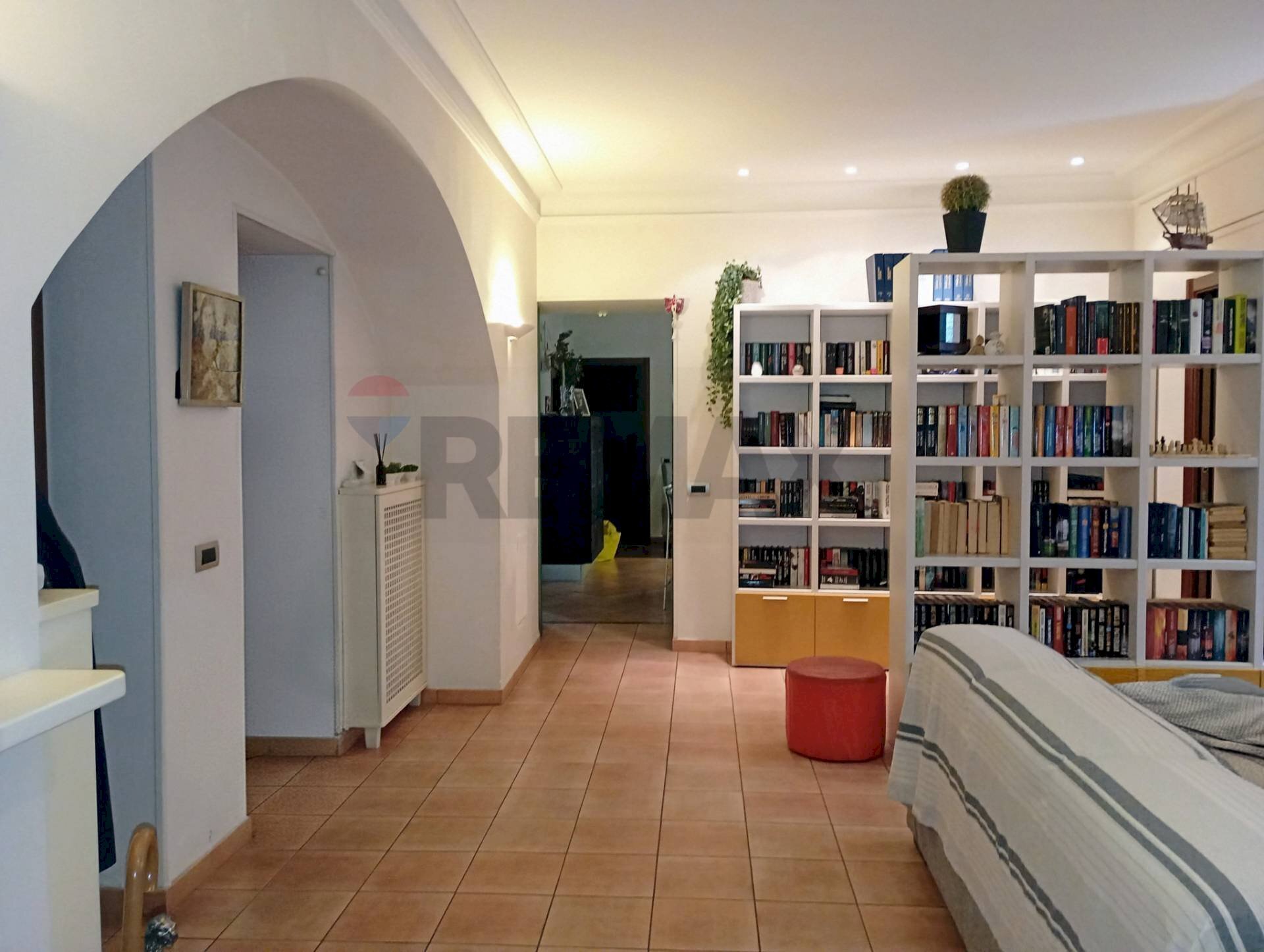 Hall / corridoio - Quadrilocale Via Santa Teresa Degli Scalzi, Napoli - foto 1