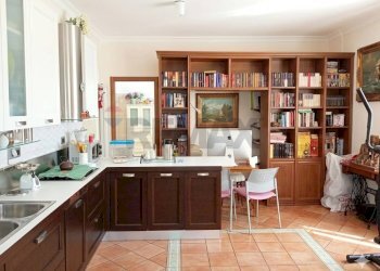 Cucina - Quadrilocale Via Santa Teresa Degli Scalzi, Napoli - foto 14