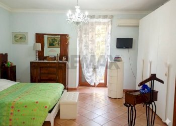 Camera / camera da letto - Quadrilocale Via Santa Teresa Degli Scalzi, Napoli - foto 18