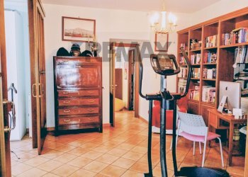 Sala da pranzo - Quadrilocale Via Santa Teresa Degli Scalzi, Napoli - foto 25