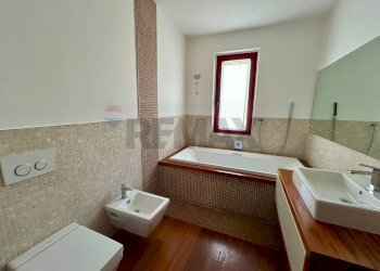 Bagno - Villa Costa Volpino - photo 22