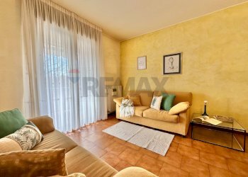 Soggiorno - Quadrilocale PIAZZA MADONNA DELLE NEVI
 
17, Seriate - foto 2