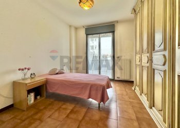 Camera / camera da letto - Quadrilocale PIAZZA MADONNA DELLE NEVI
 
17, Seriate - foto 14