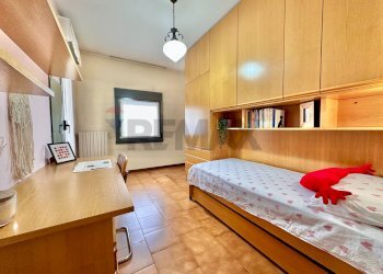 Camera / camera da letto - Quadrilocale PIAZZA MADONNA DELLE NEVI
 
17, Seriate - foto 25