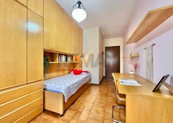 Camera / camera da letto - Quadrilocale PIAZZA MADONNA DELLE NEVI
 
17, Seriate - foto 26