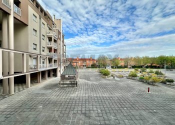 Edificio all\'aperto - Quadrilocale PIAZZA MADONNA DELLE NEVI
 
17, Seriate - foto 31