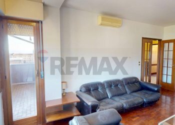 Soggiorno - Apartment Via Alpago Novello
11, Belluno - photo 24