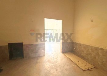 Stanza vuota - Commercial Premises Corso Pietro Giannone
 
190, Foggia - photo 6