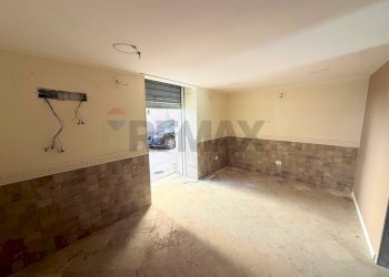 Stanza vuota - Commercial Premises Corso Pietro Giannone
 
190, Foggia - photo 8