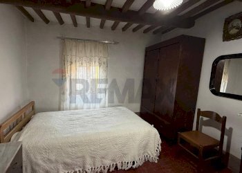 Camera / camera da letto - Independent house VIA AIE
 
30, Bagni di Lucca - photo 15