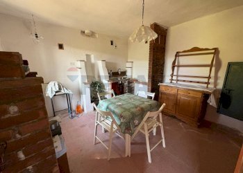 Sala da pranzo - Casa semi indipendente Via della Torre Boveglio, Villa Basilica - foto 12