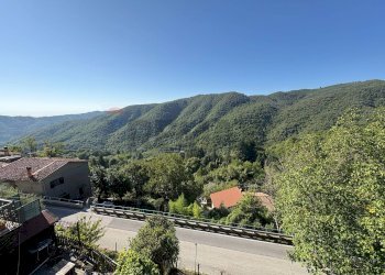 Vista delle montagne - Casa semi indipendente Via della Torre Boveglio, Villa Basilica - foto 16