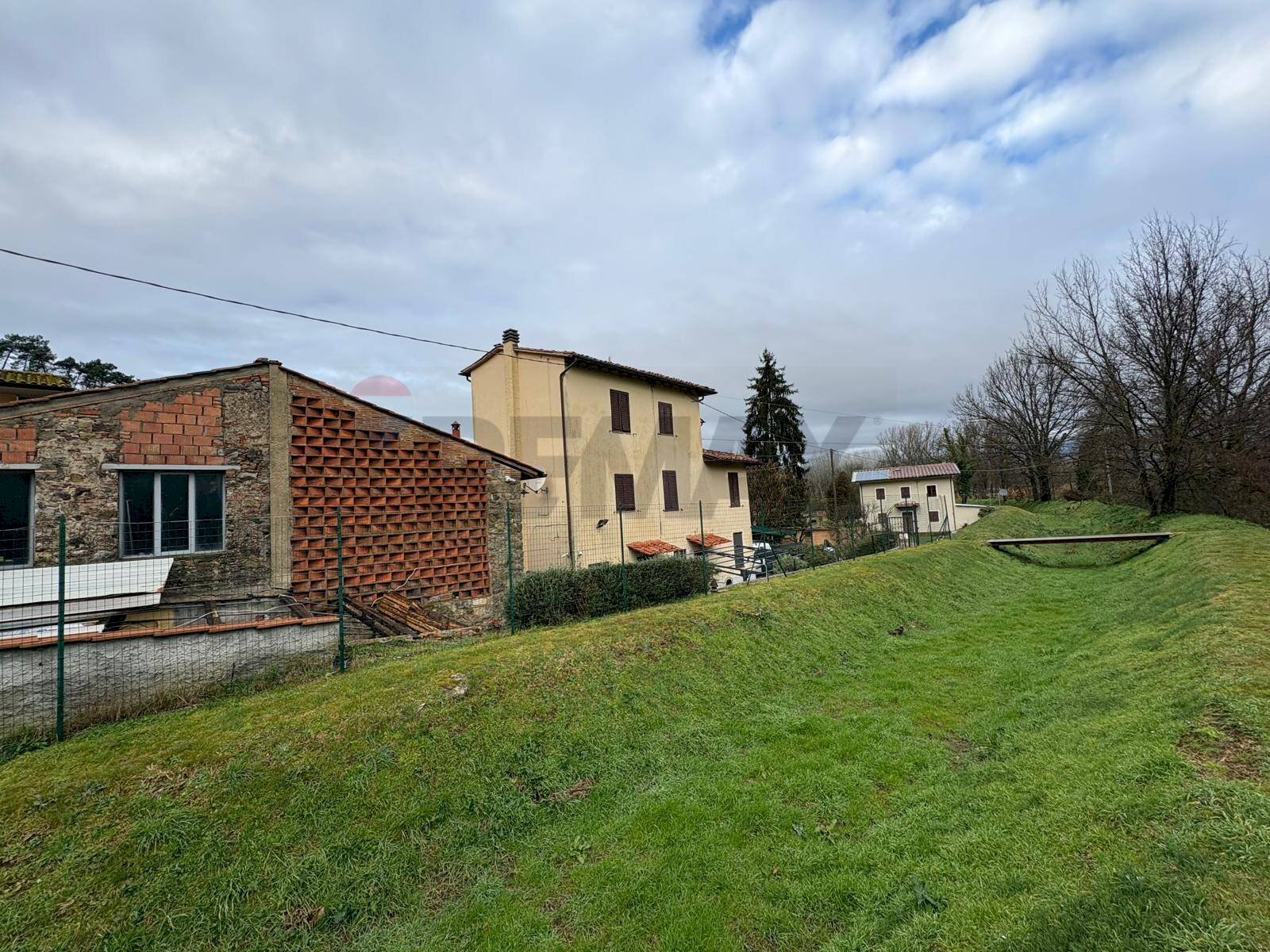 Casa all\'aperto - Casa semi indipendente Via di Cerasomma  Cerasomma
 
1065, Lucca - foto 1