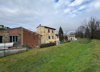 Casa all\'aperto - Casa semi indipendente Via di Cerasomma  Cerasomma
 
1065, Lucca - foto 1