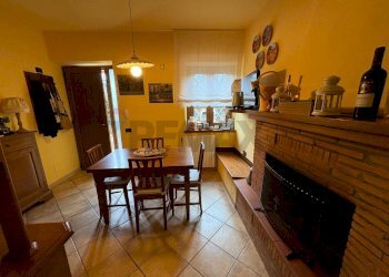 Sala da pranzo - Casa semi indipendente Via di Cerasomma  Cerasomma
 
1065, Lucca - foto 7