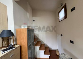 Scale - Casa semi indipendente Via di Cerasomma  Cerasomma
 
1065, Lucca - foto 11