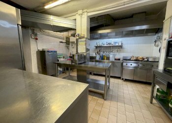 Cucina - Locale Commerciale Bagni di Lucca - foto 4