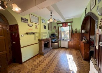 Soggiorno - Casa semi indipendente via ruga palleggio
 
02, Bagni di Lucca - foto 4