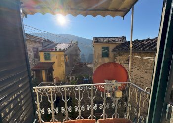 Balcone - Casa semi indipendente via ruga palleggio
 
02, Bagni di Lucca - foto 10