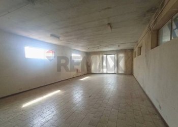 Stanza vuota - Shop Borgo a Mozzano - photo 6