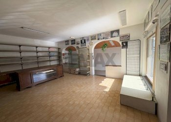 Dispensa di stoccaggio - Casa semi indipendente Via Nazionale Popiglio
 
123, San Marcello Piteglio - foto 4