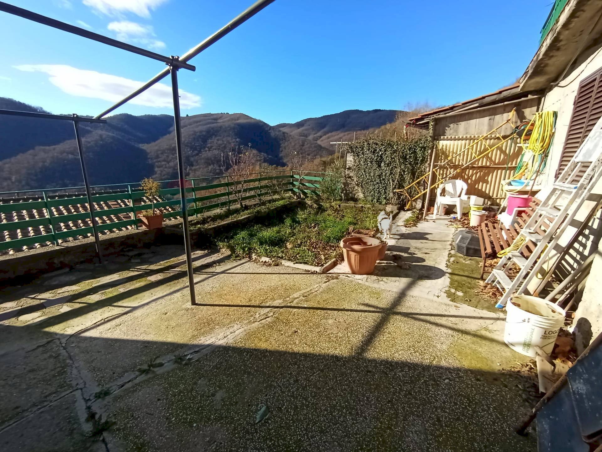 Vista delle montagne - Casa indipendente via della torre
 
53, Villa Basilica - foto 2