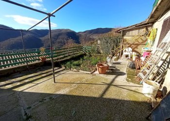 Vista delle montagne - Casa indipendente via della torre
 
53, Villa Basilica - foto 2